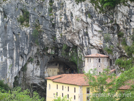 Santuario de Covadonga (Asturias)